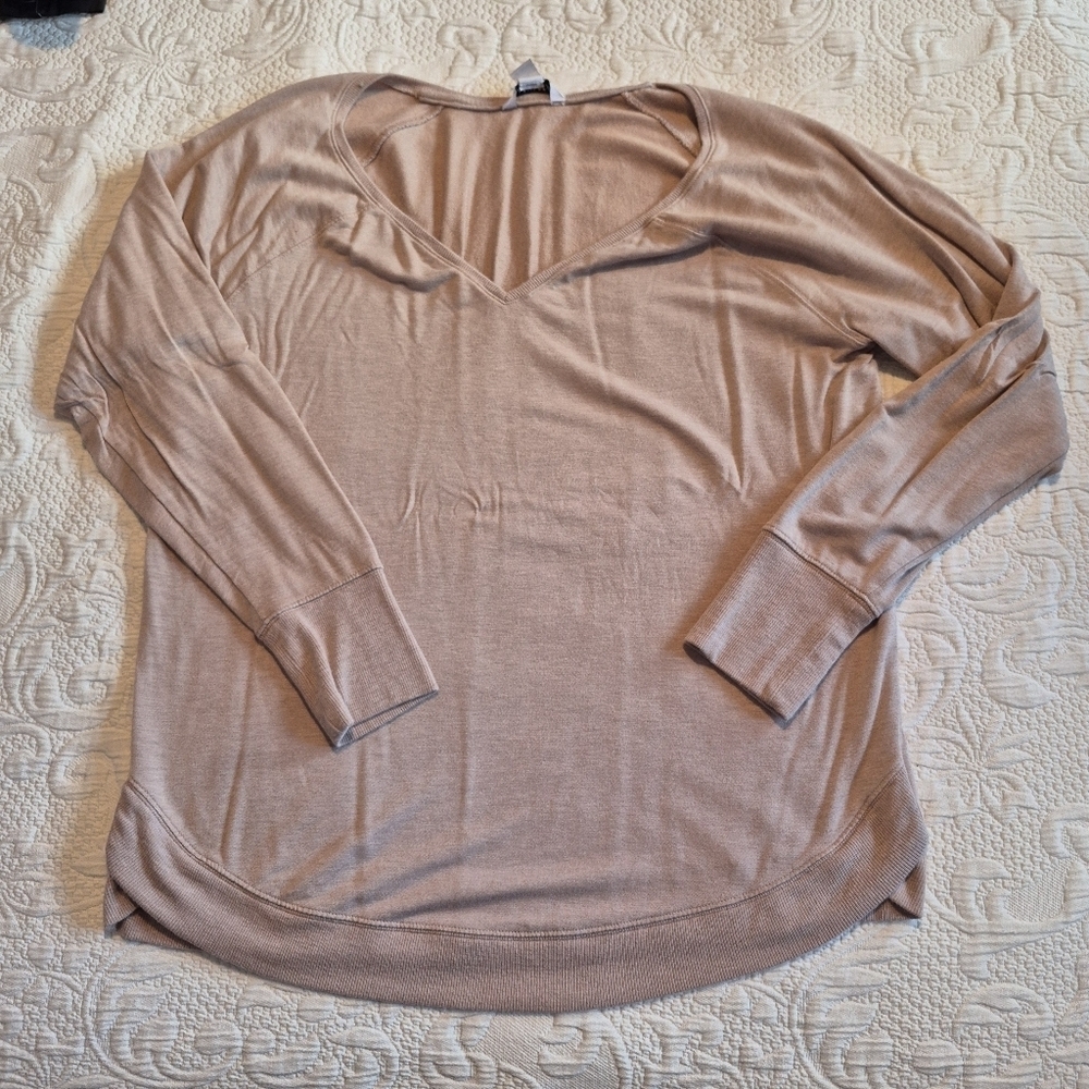 Athleta women's XL/Tall Mindset sweatshirt, v neck, tan VVGUC